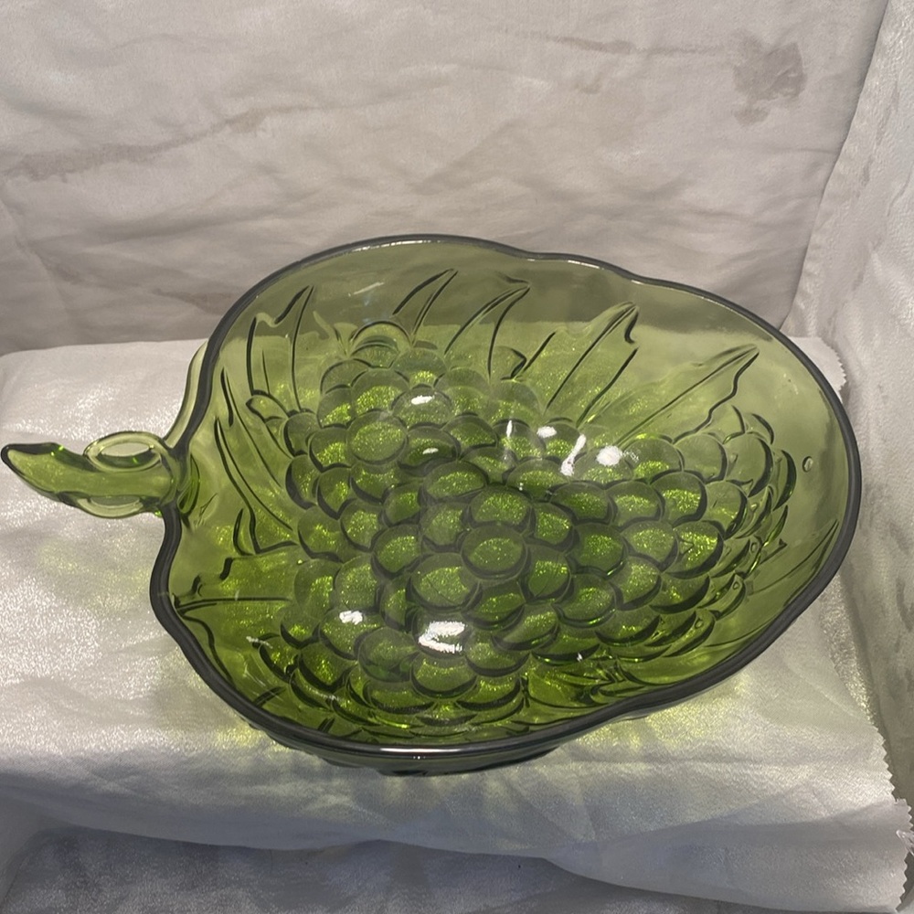 Vintage green glass Strawberry bowl